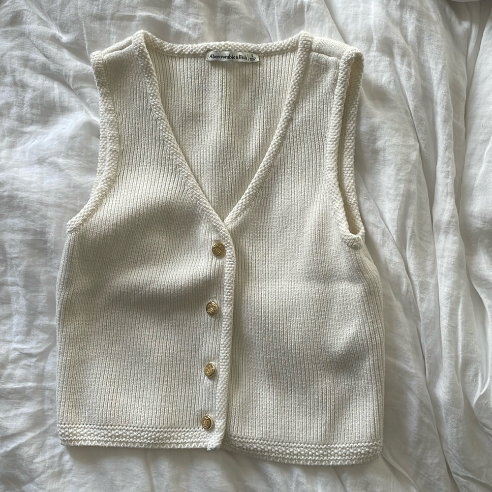 A&F Mara Button-Up Sweater Vest
